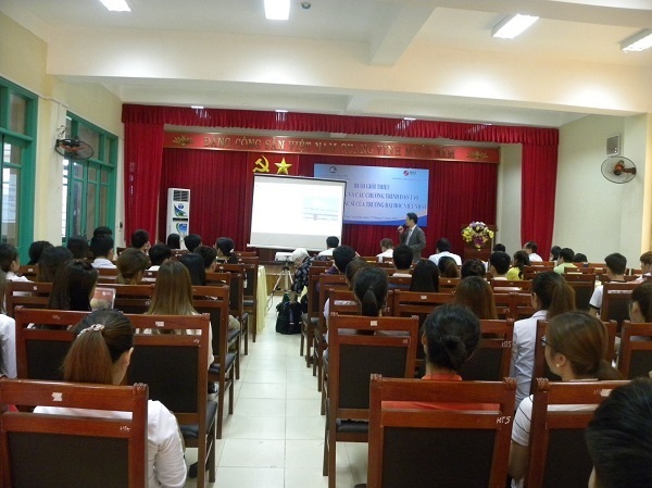 Đoàn công tác trường Đại học Việt Nhật thăm và làm việc tại Trường Đại học Khoa học